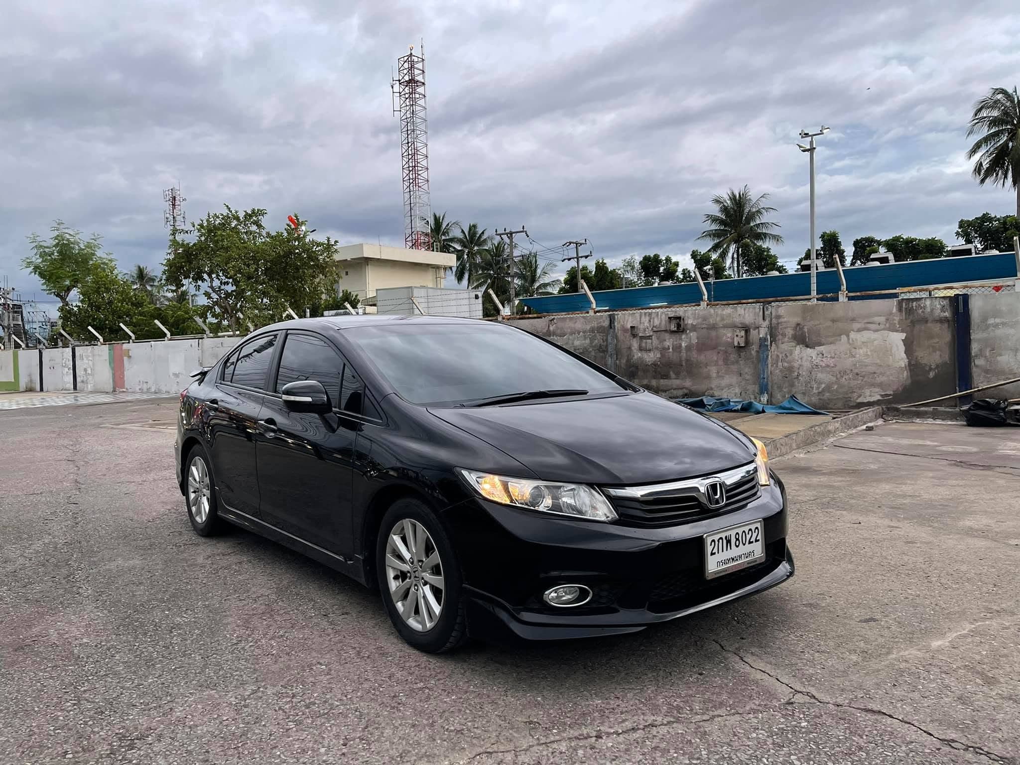 Honda Civic 1.8 E 2013