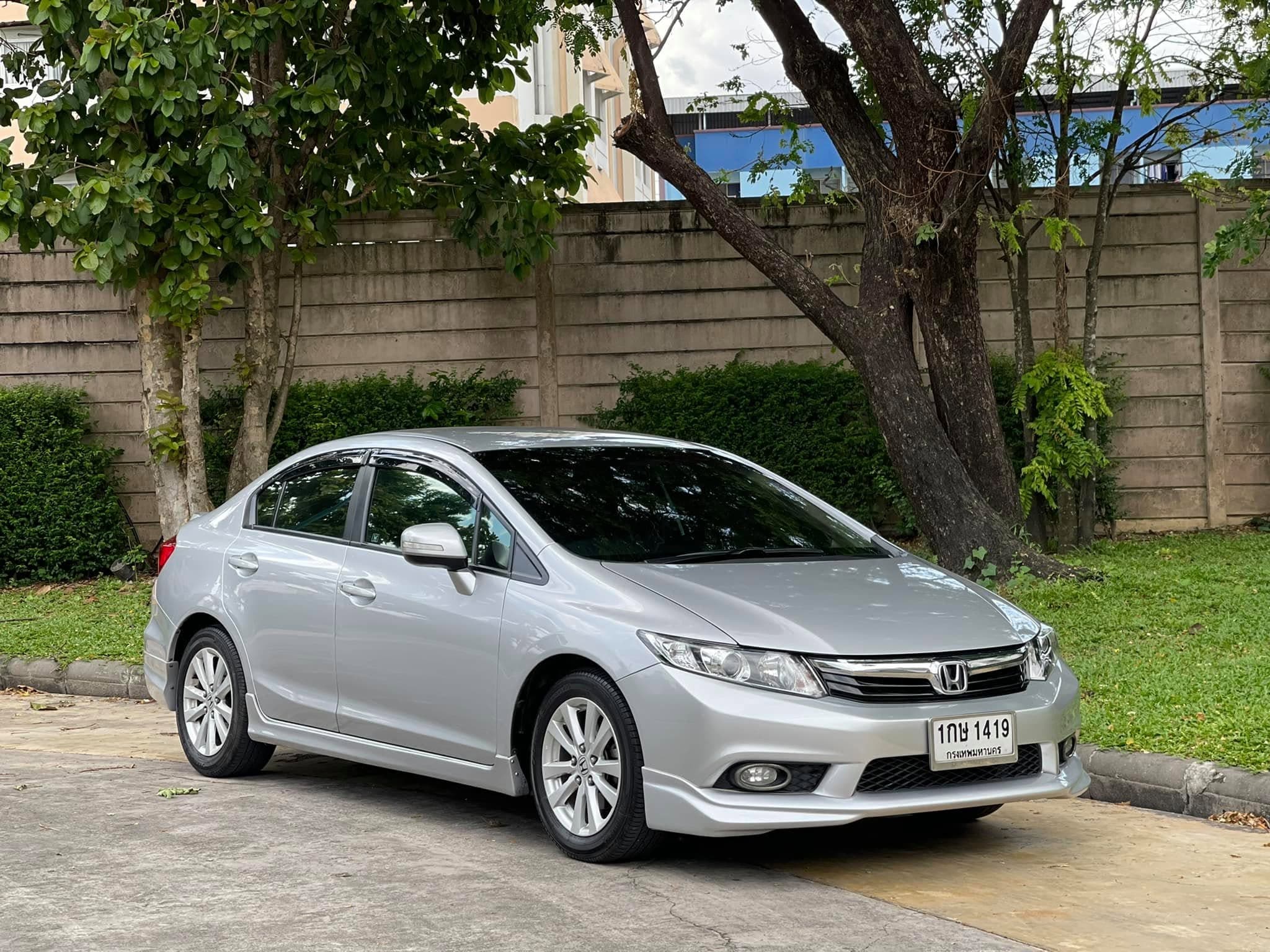 Honda Civic 1.8 E navi 2012