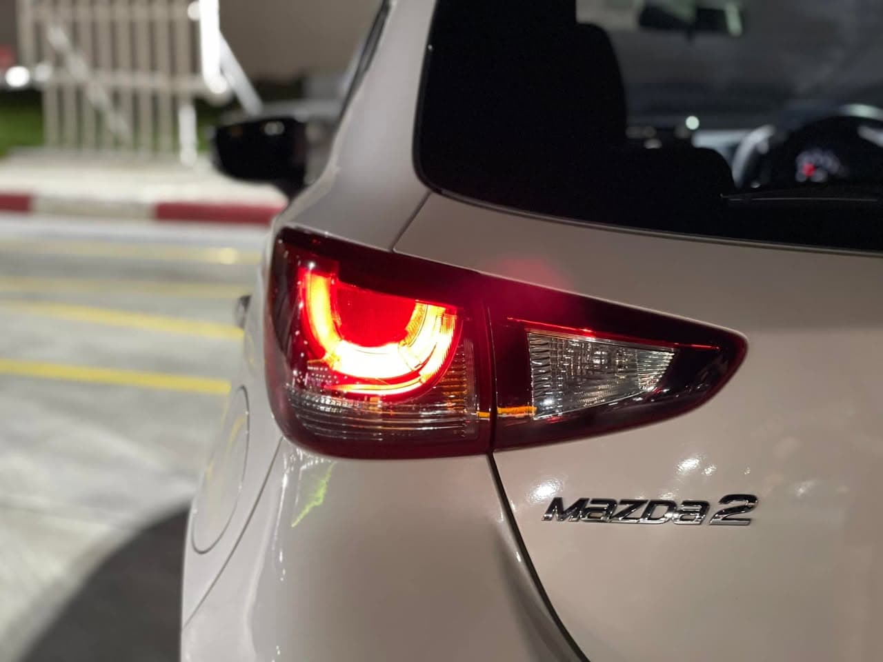 Mazda 2 1.3 High plus 2016 ภาพที่ 5