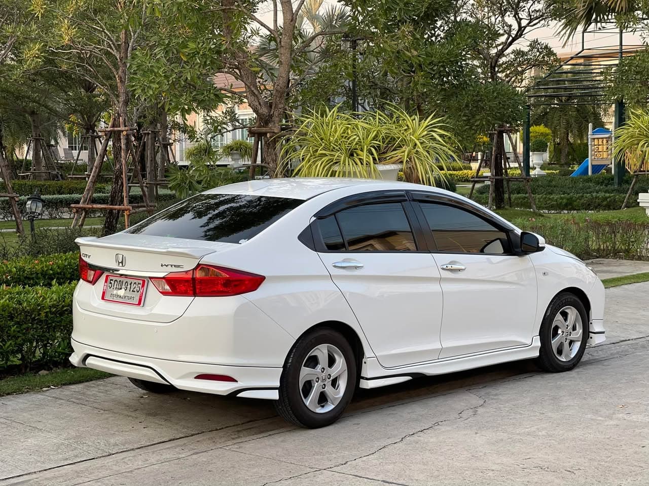 Honda City 1.5 V+ 2015 ภาพที่ 10