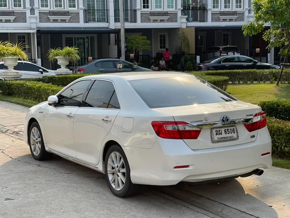 Toyota Camry 2.5 Hybrid 2013 ภาพที่ 2
