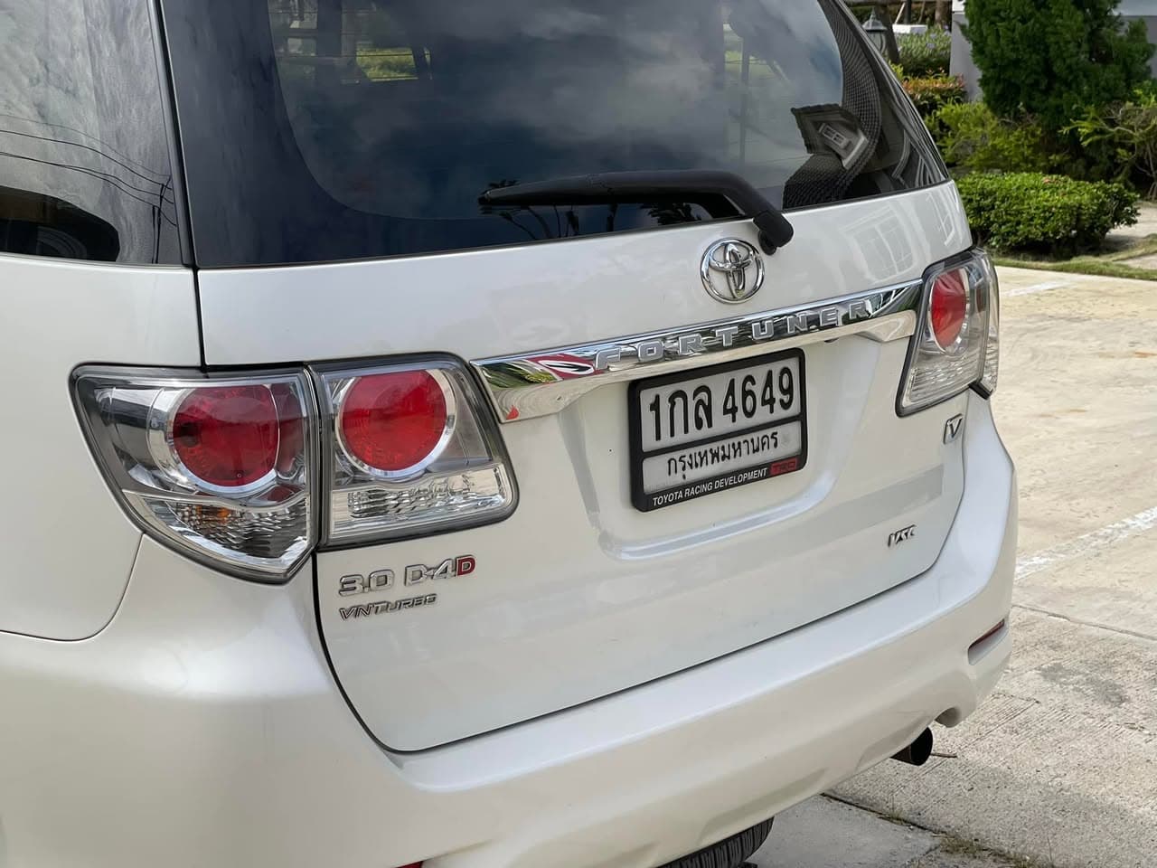 Toyota Fortuner 3.0V 4X2 2013 ภาพที่ 4