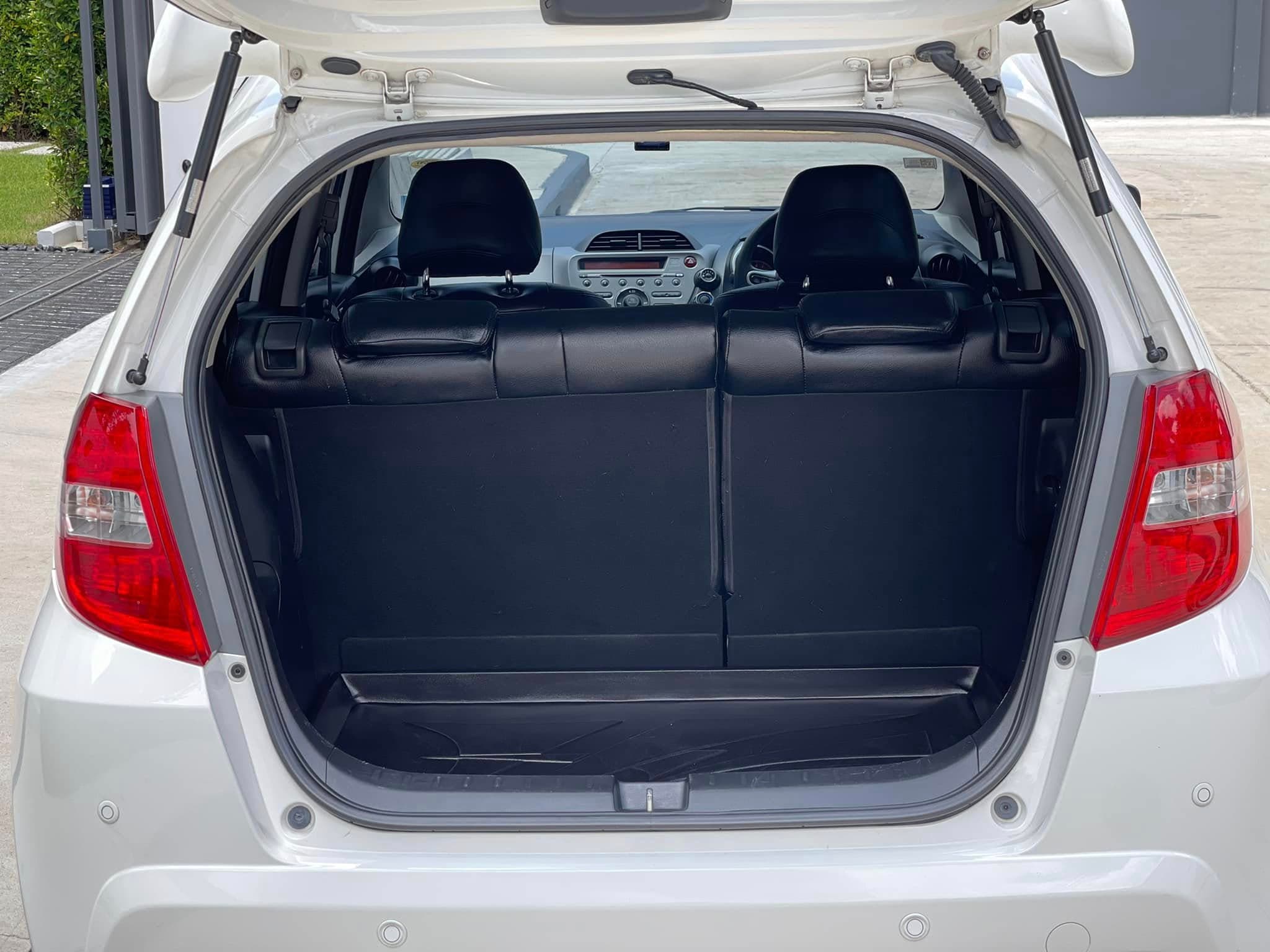 Honda Jazz 1.5V 2013 ภาพที่ 5