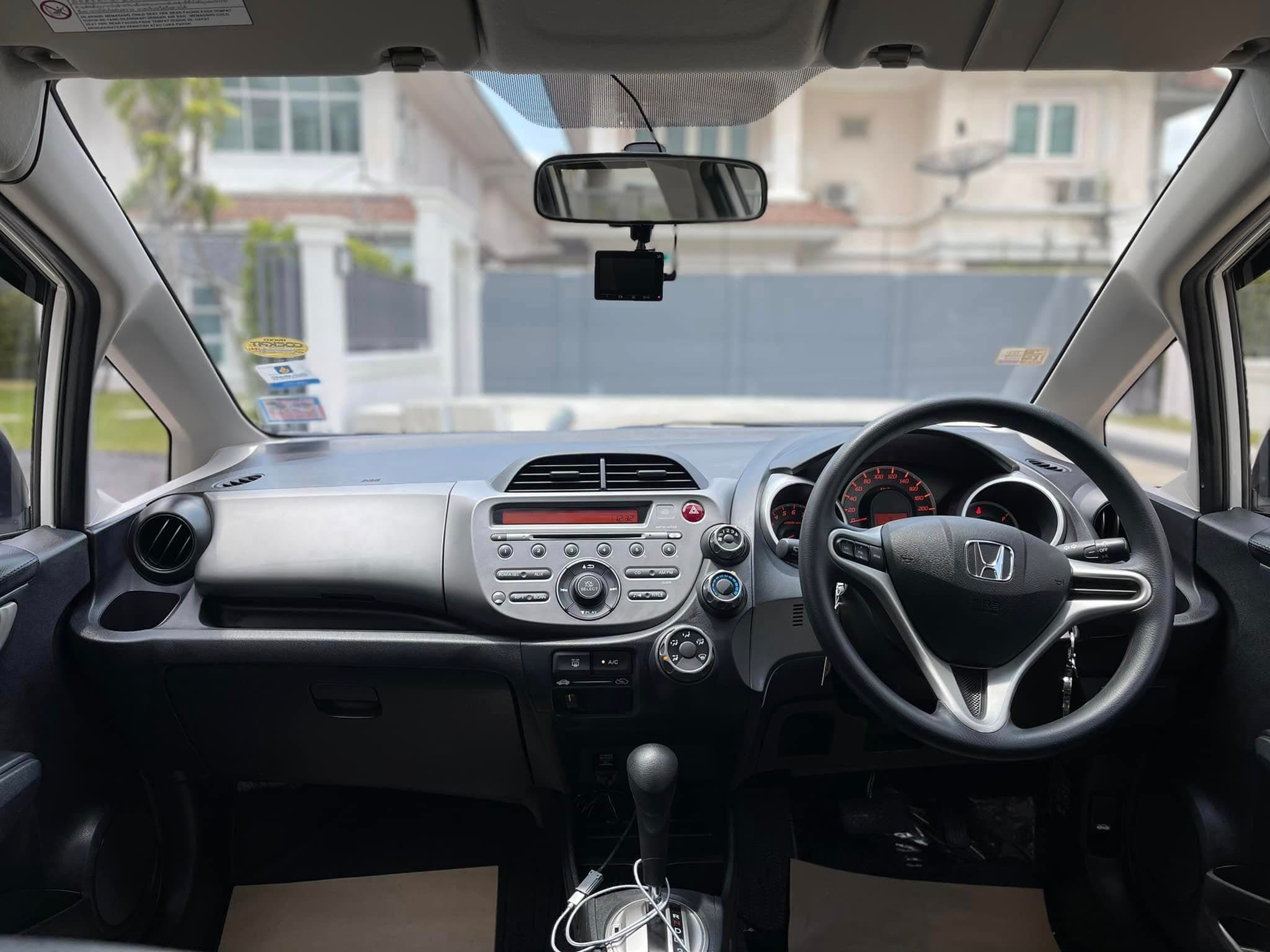 Honda Jazz 1.5V 2013 ภาพที่ 11