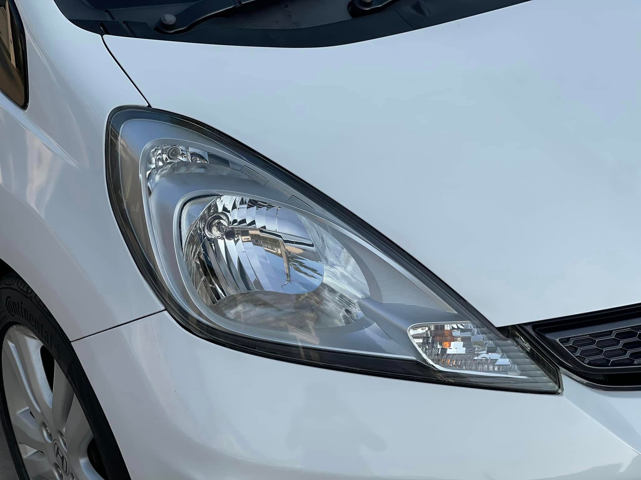Honda Jazz 1.5SV 2011 ภาพที่ 2