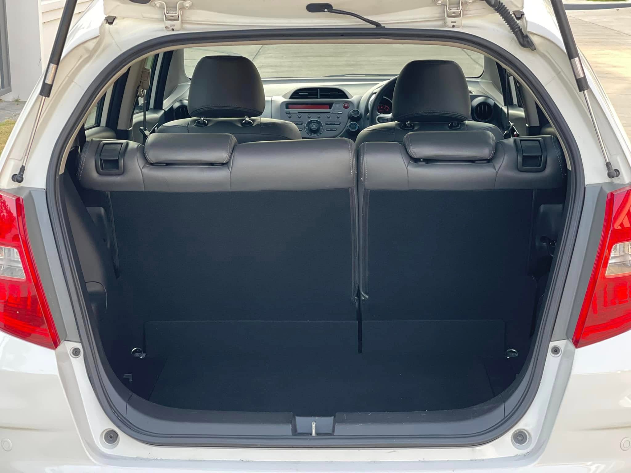 Honda Jazz 1.5SV 2011 ภาพที่ 5