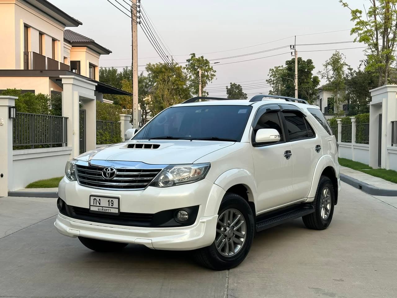 Toyota Fortuner 3.0V รุ่น 50ปี 2012