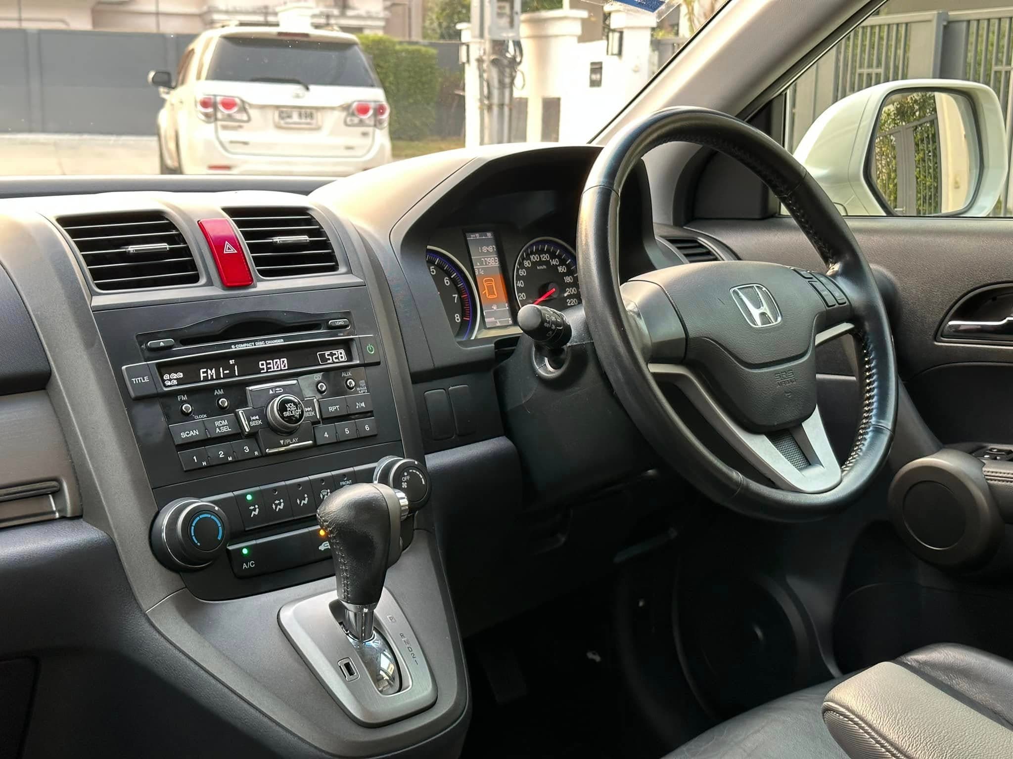 Honda CR-V 2.0S 2011 ภาพที่ 6