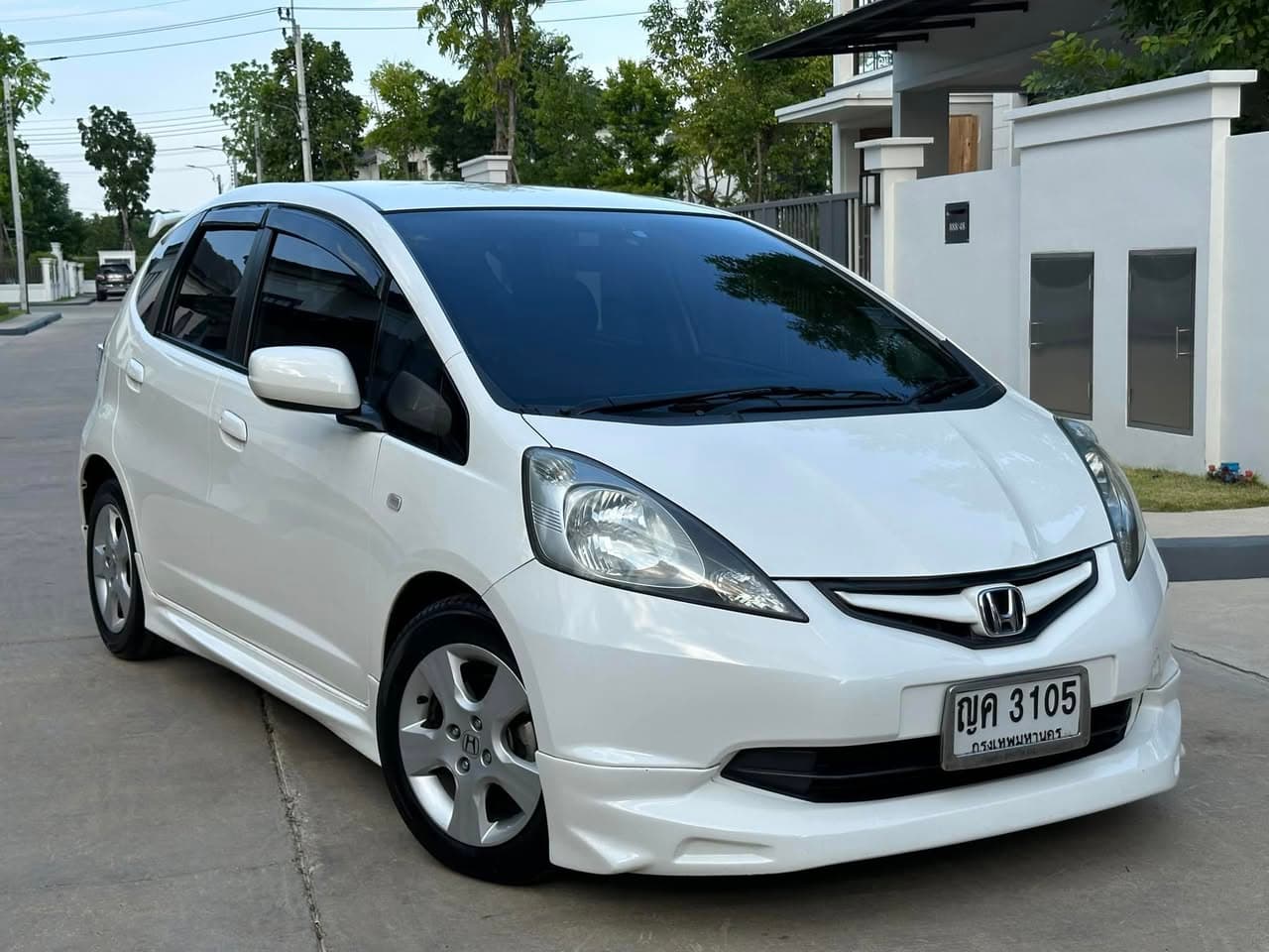 Honda Jazz 1.5 V 2010 ภาพที่ 2