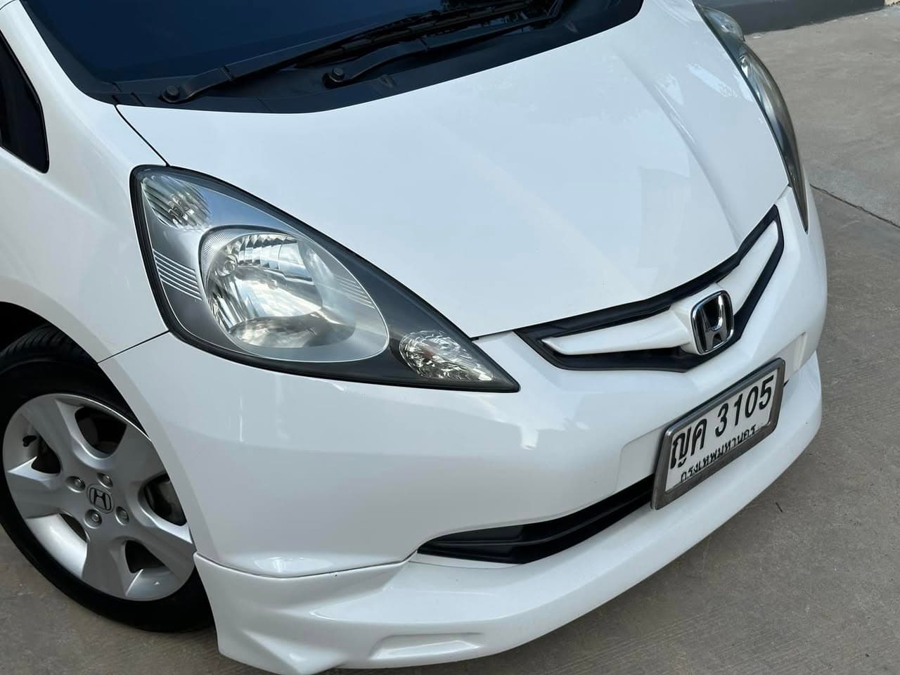 Honda Jazz 1.5 V 2010 ภาพที่ 3