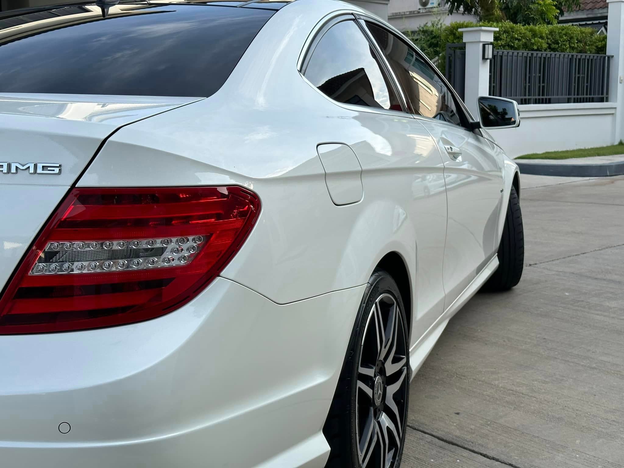 Mercedes-Benz C250 Coupe AMG 2012 ภาพที่ 11
