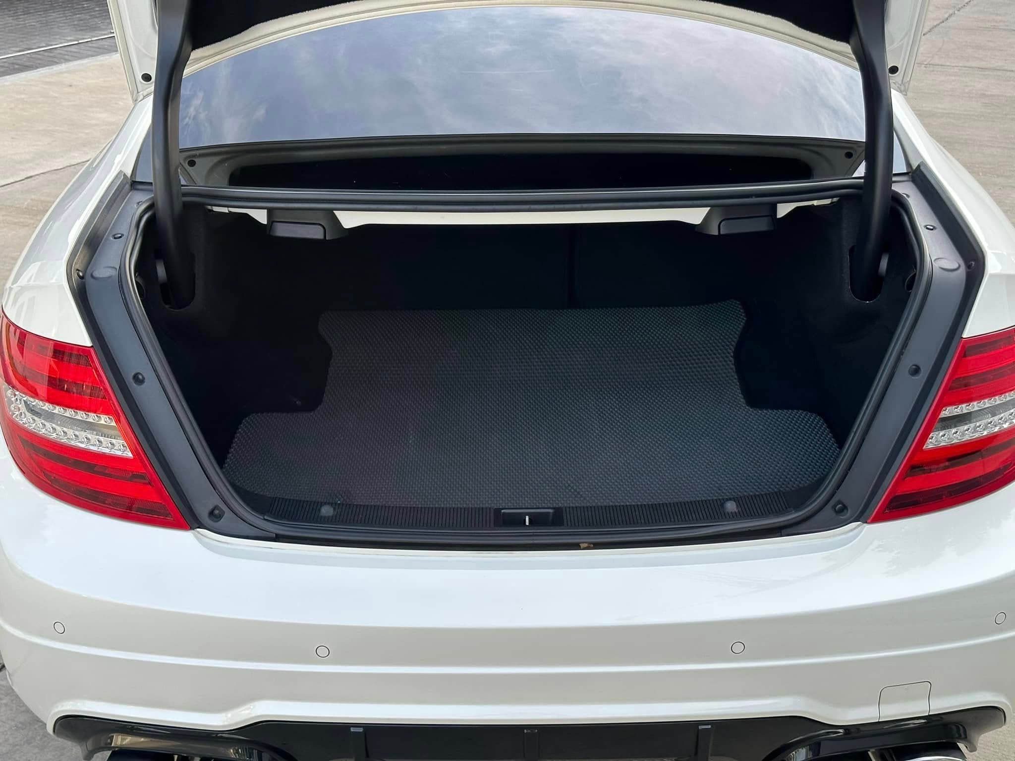 Mercedes-Benz C250 Coupe AMG 2012 ภาพที่ 12
