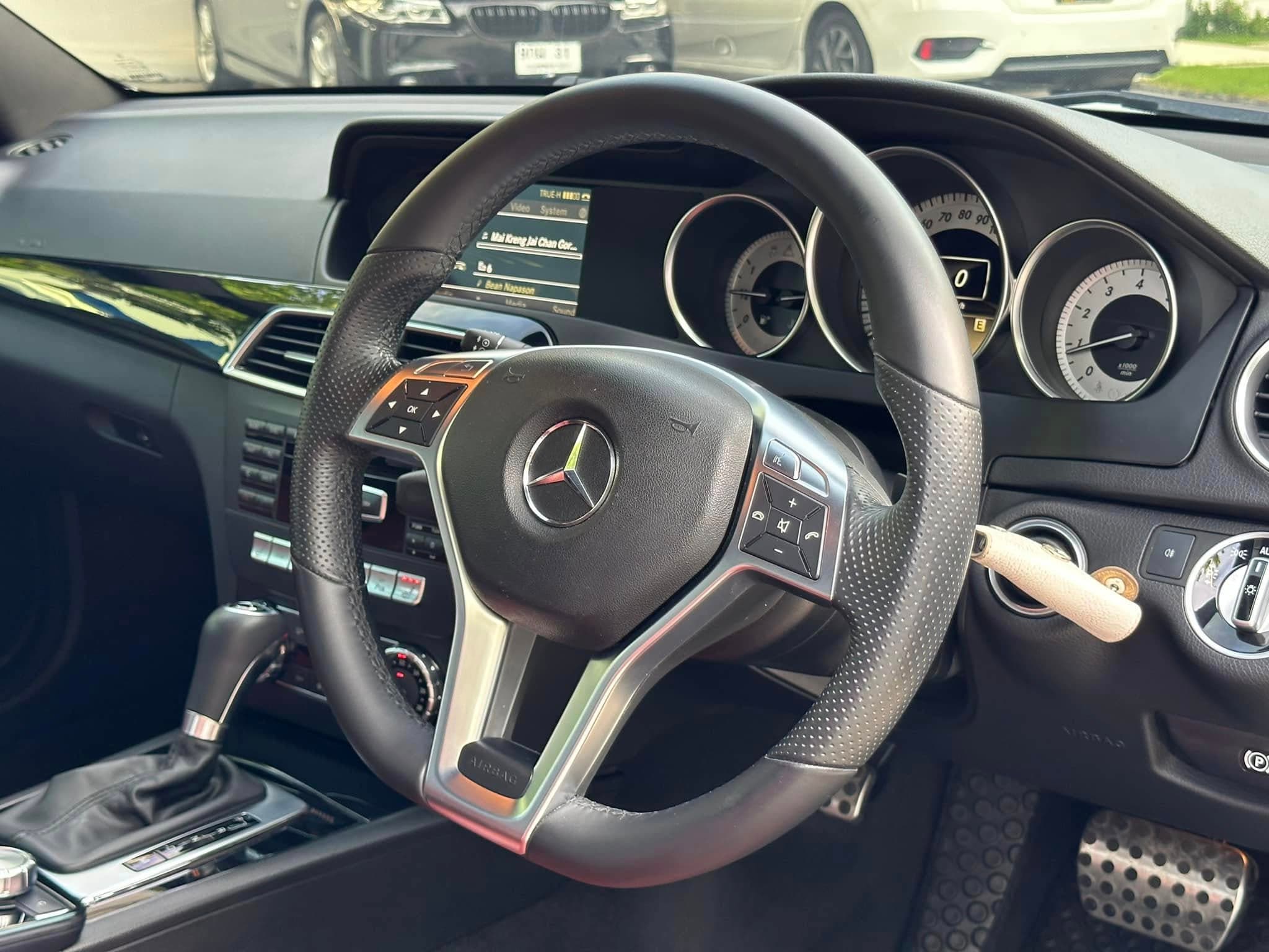Mercedes-Benz C250 Coupe AMG 2012 ภาพที่ 17