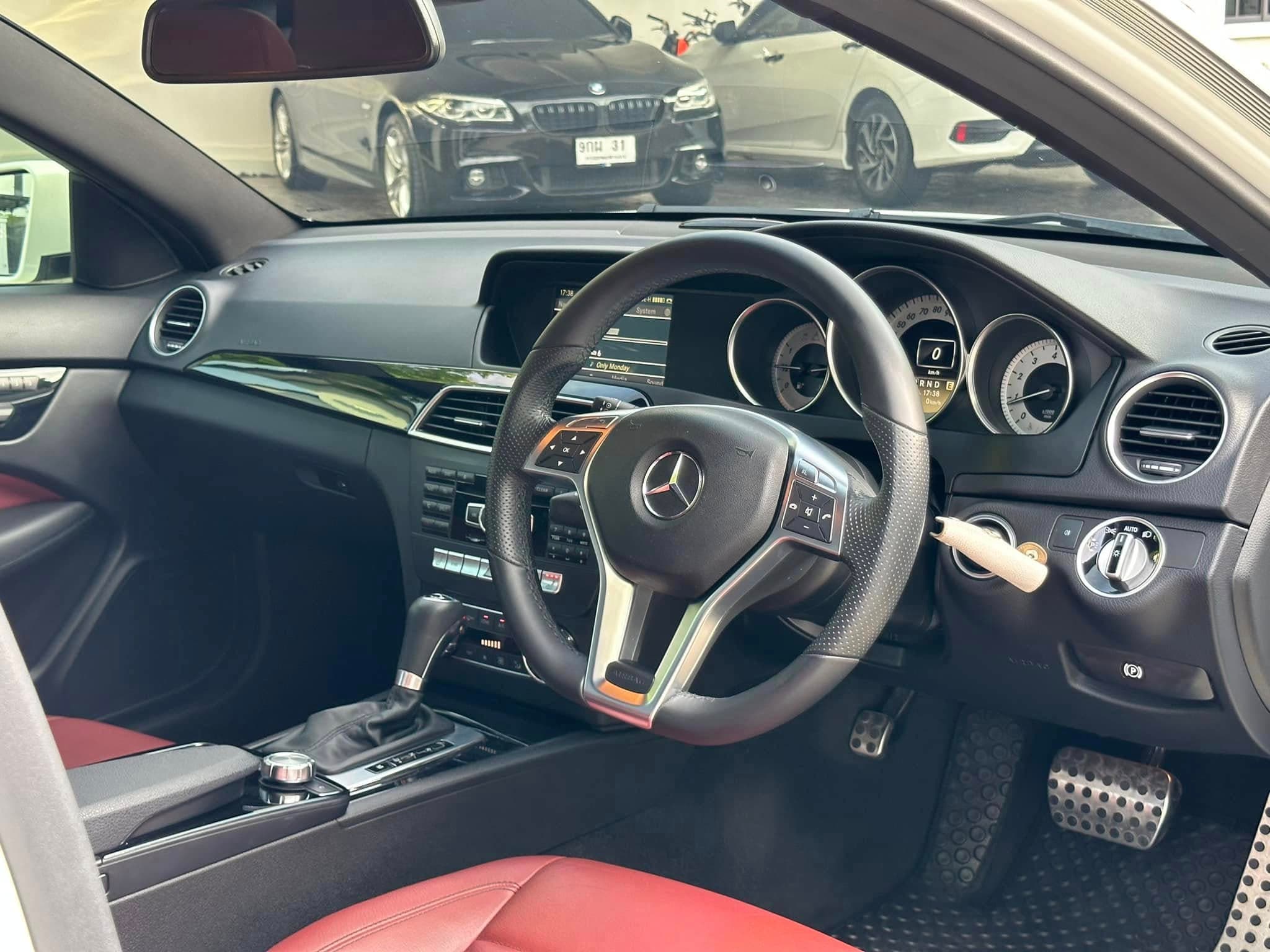 Mercedes-Benz C250 Coupe AMG 2012 ภาพที่ 19