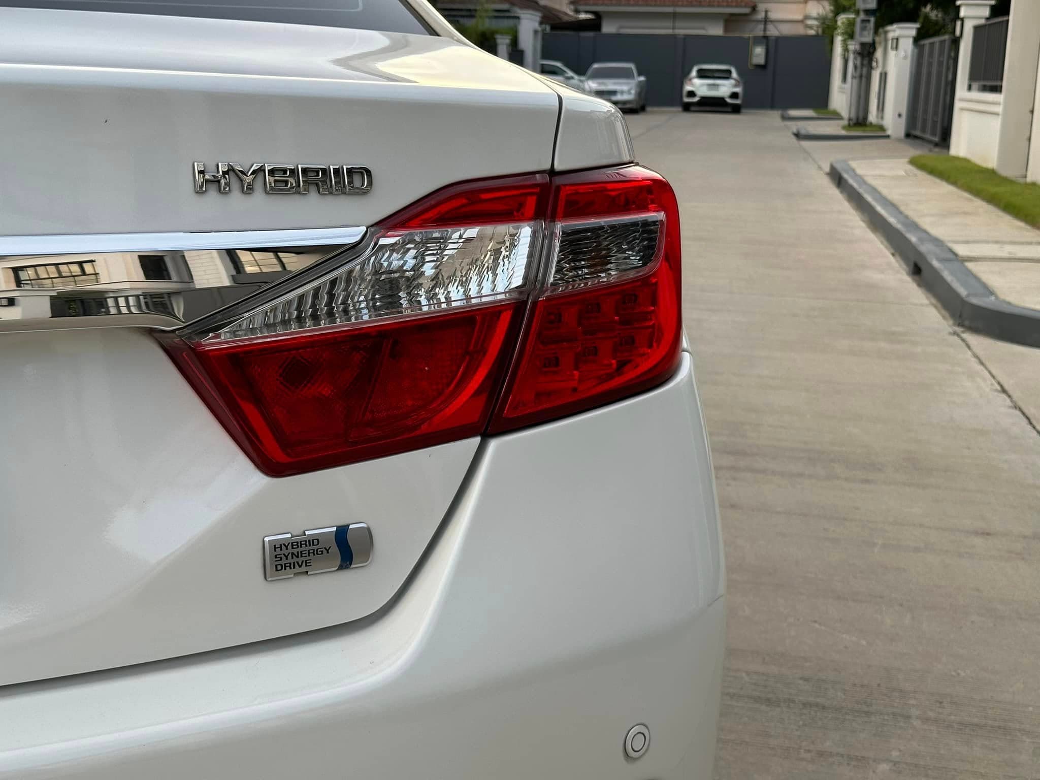Toyota Camry hybrid 2.5 HV Premium 2013 ภาพที่ 2