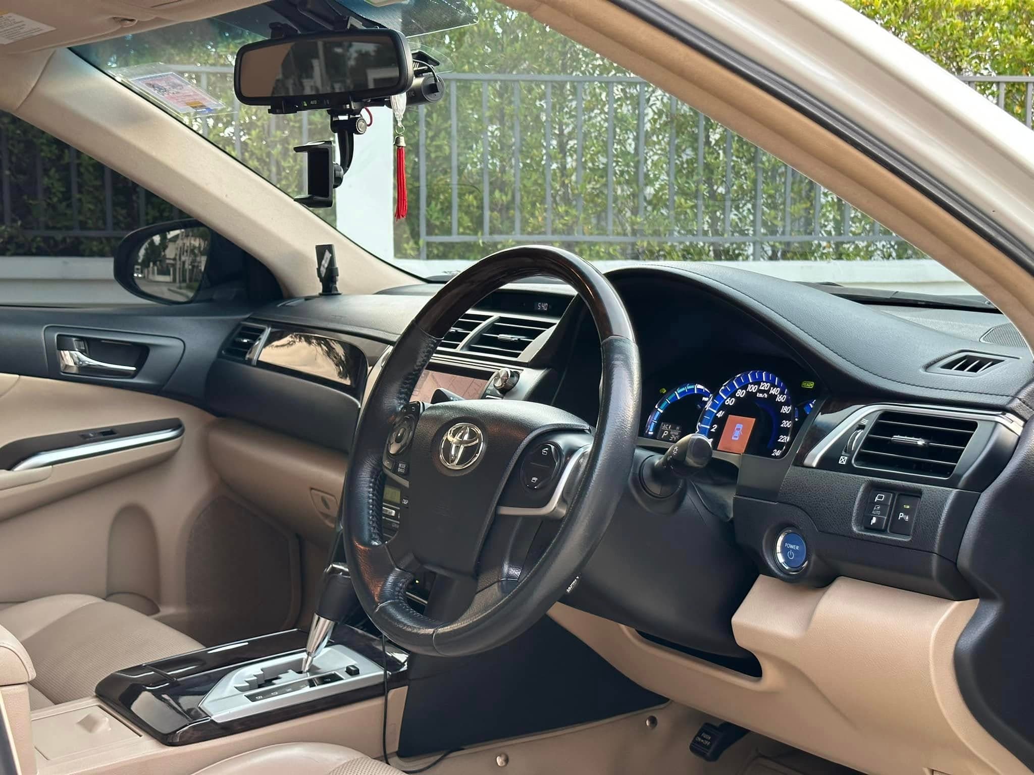 Toyota Camry hybrid 2.5 HV Premium 2013 ภาพที่ 4