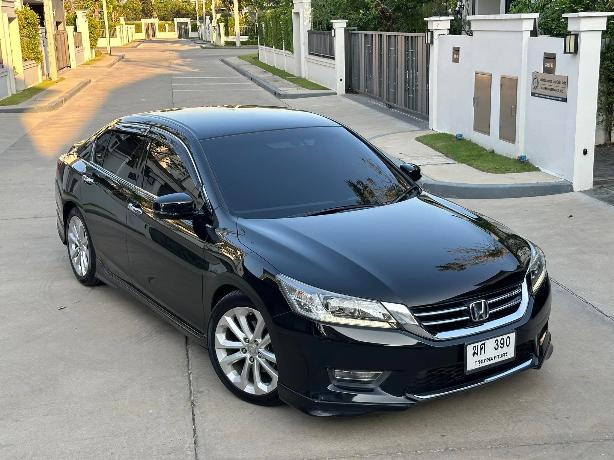 Honda Accord 2.0 EL 2013