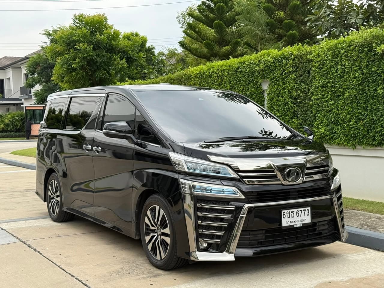 Toyota Vellfire 2.5 ZG edition 2019 ภาพที่ 2