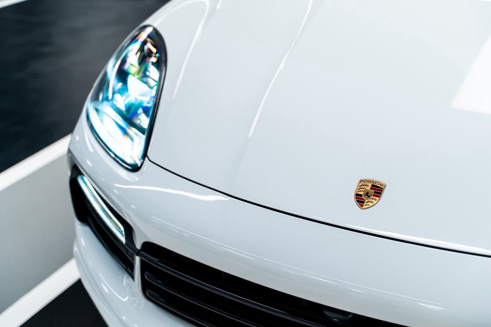 Porsche Cayenne Coupe E-Hybrid (SportDesign) - ภาพที่ 3