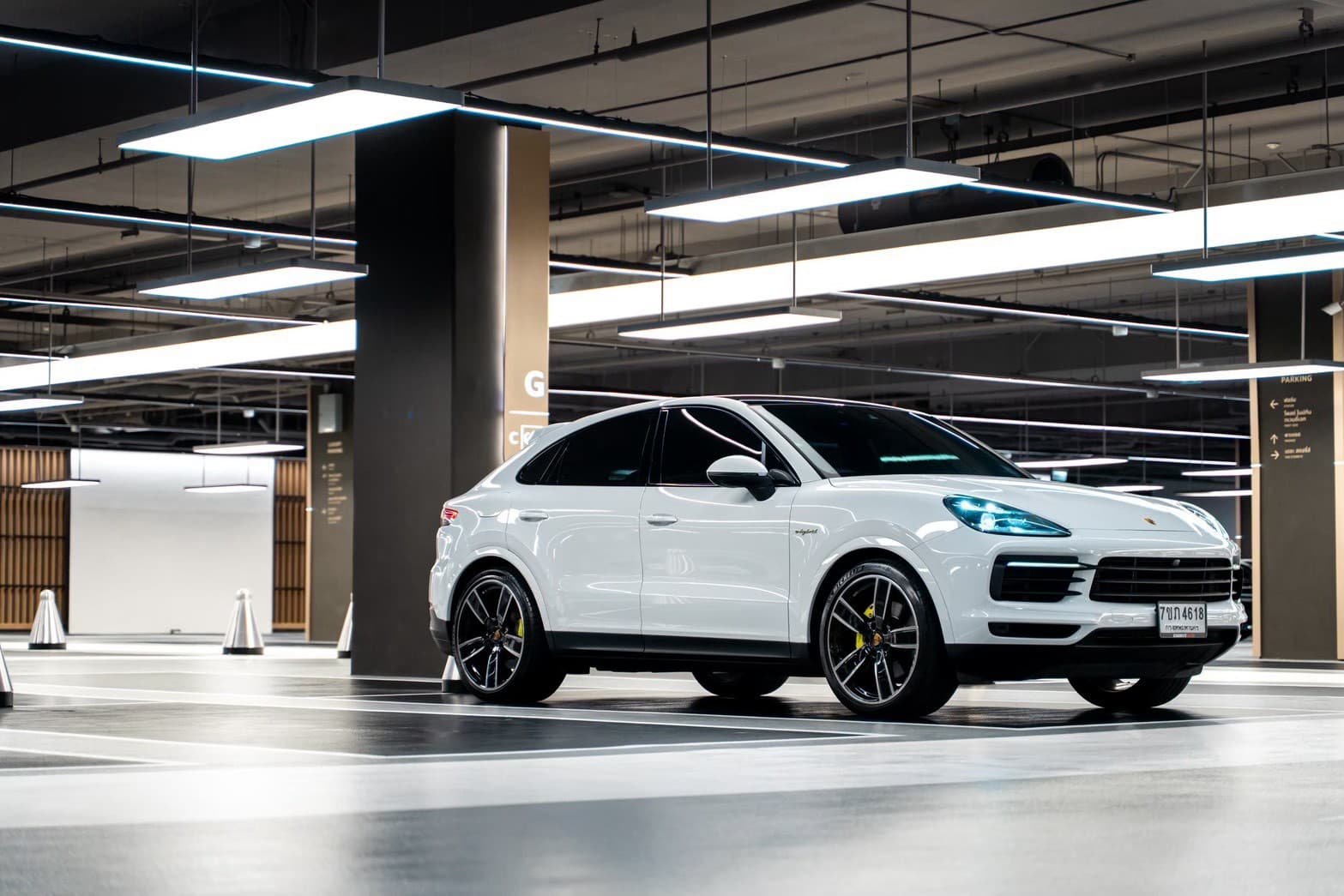Porsche Cayenne Coupe E-Hybrid (SportDesign) - ภาพที่ 5