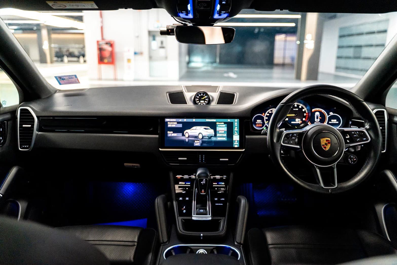 Porsche Cayenne Coupe E-Hybrid (SportDesign) - ภาพที่ 6