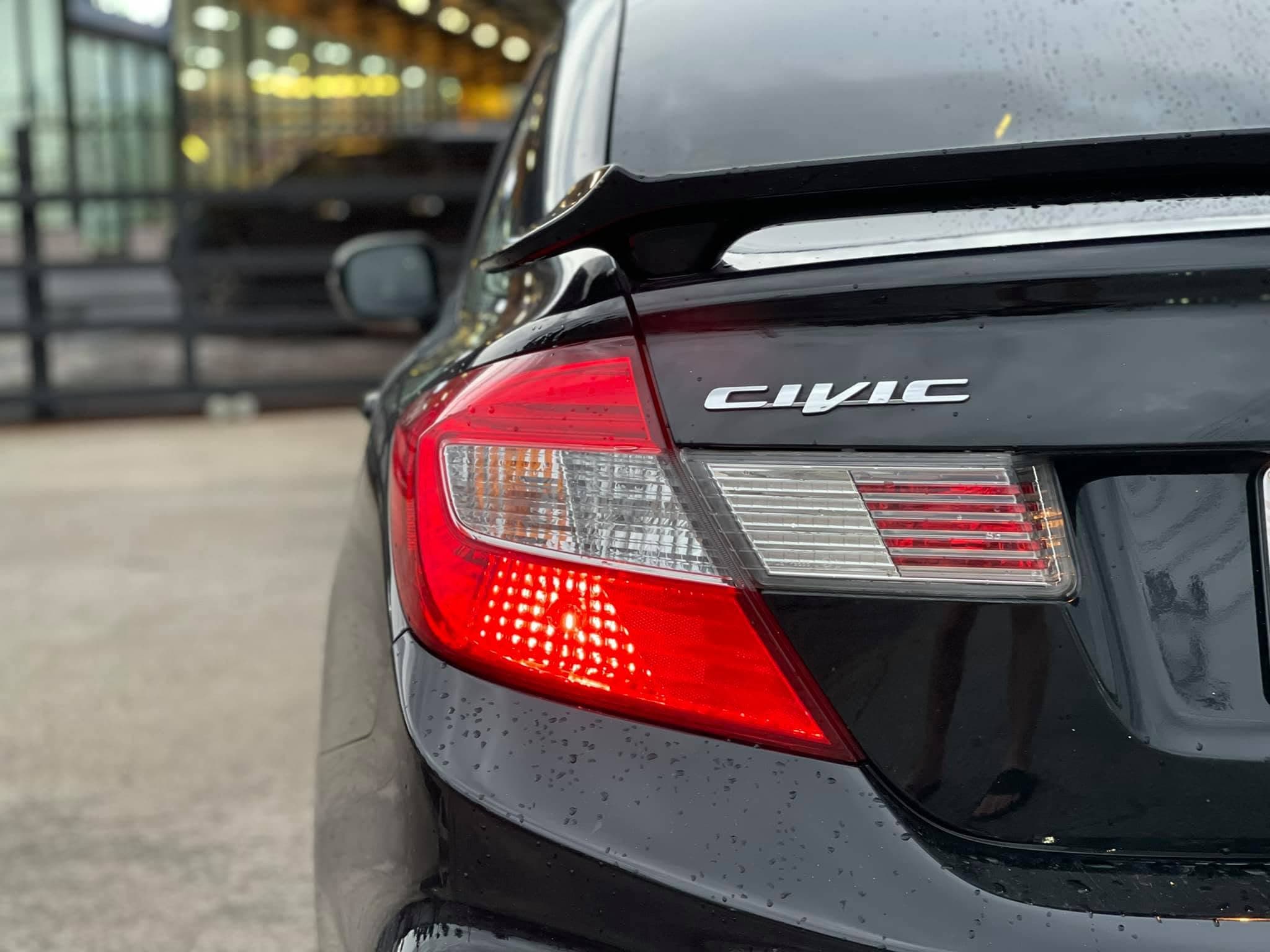 Honda Civic 1.8 E 2013 ภาพที่ 2