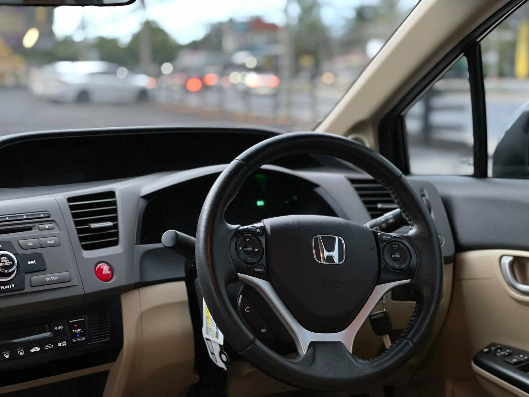 Honda Civic 1.8 E 2013 ภาพที่ 6
