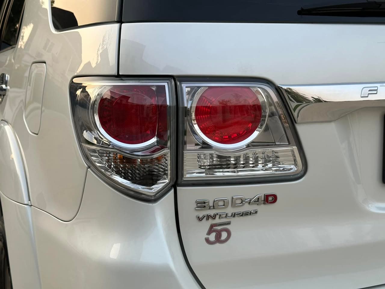 Toyota Fortuner 3.0V รุ่น 50ปี 2012 ภาพที่ 5